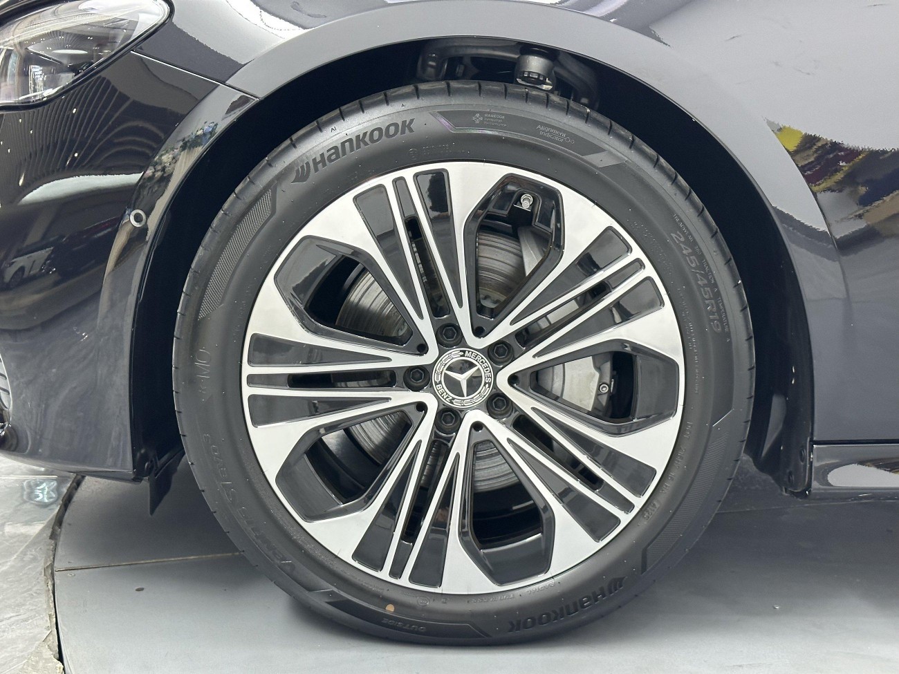 Mercedes-Benz E 300 L 2026