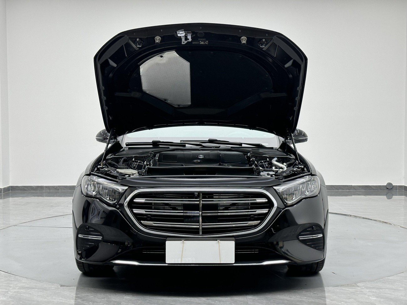 Mercedes-Benz E 300 L 2026