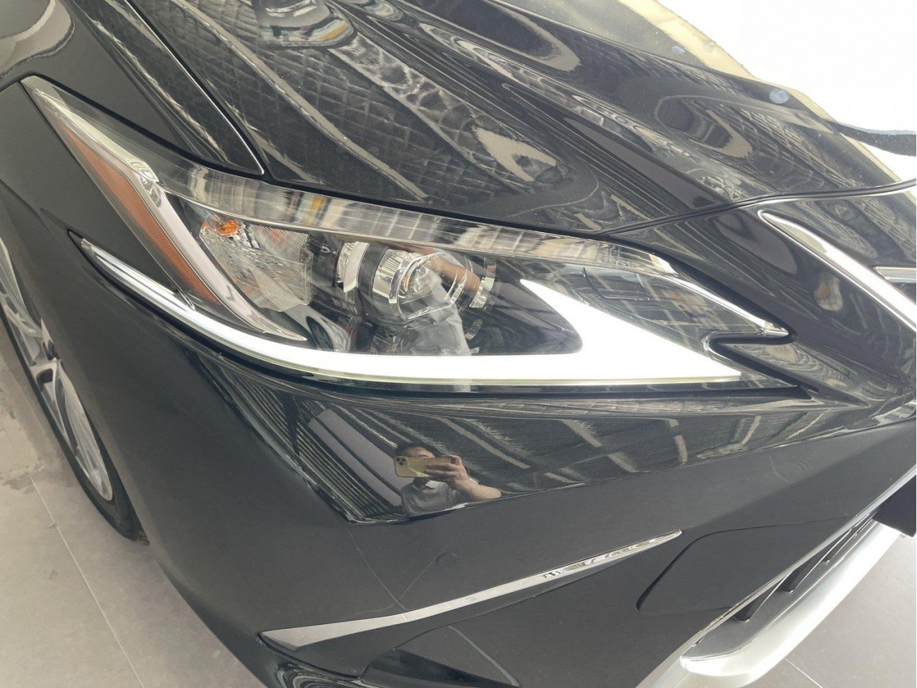 Lexus ES 200 2023