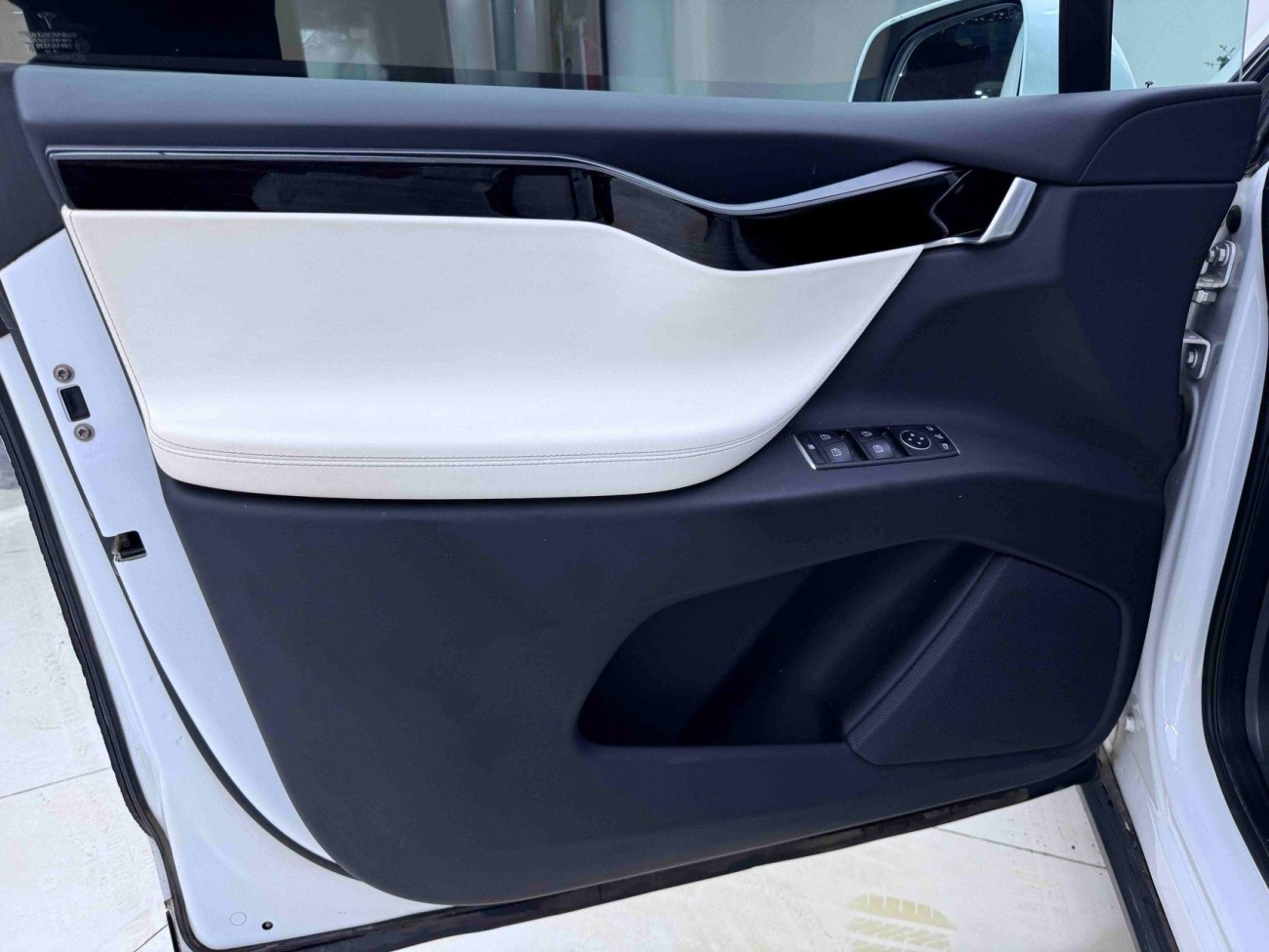Tesla Model X 2021