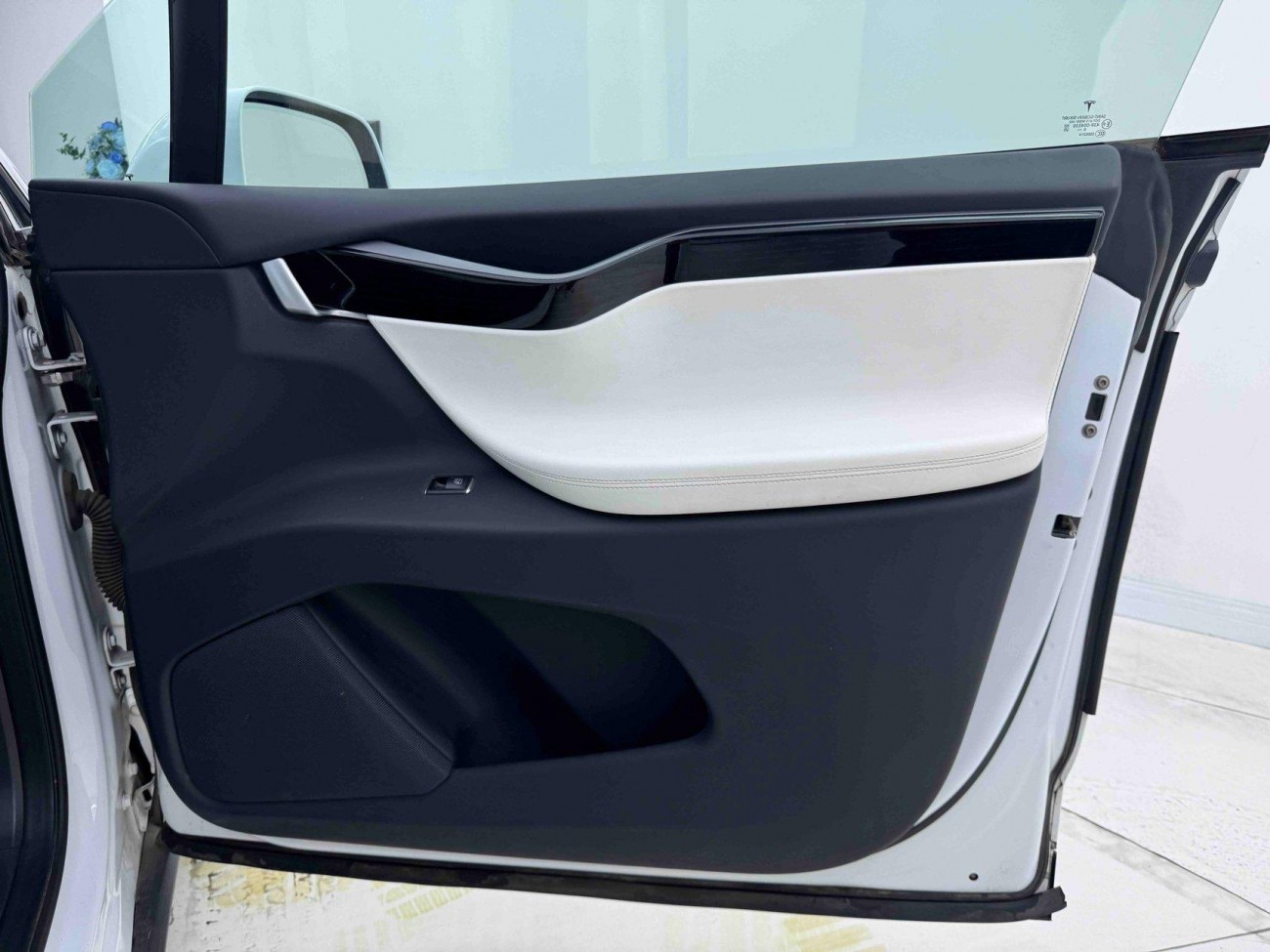 Tesla Model X 2021