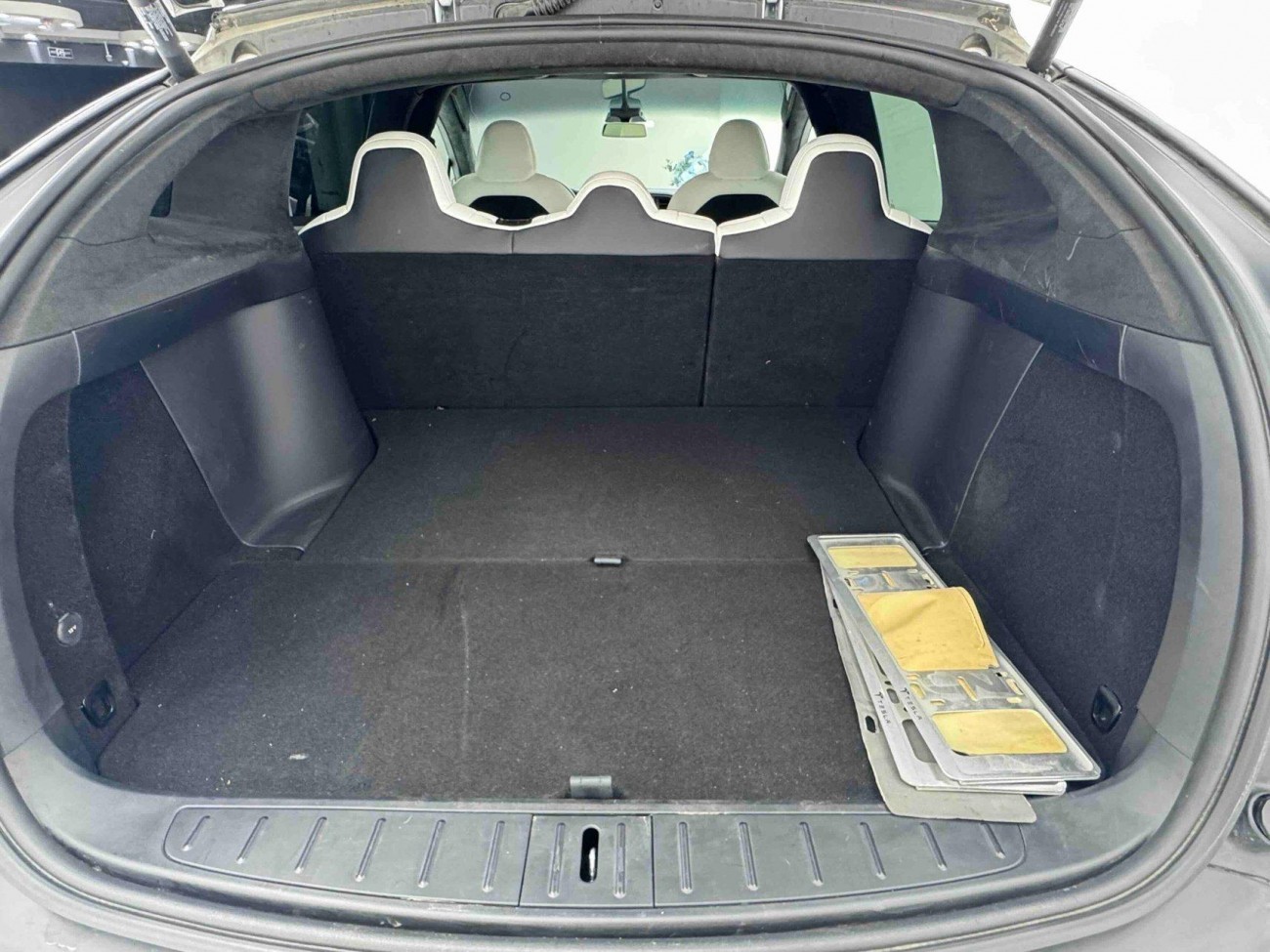 Tesla Model X 2021