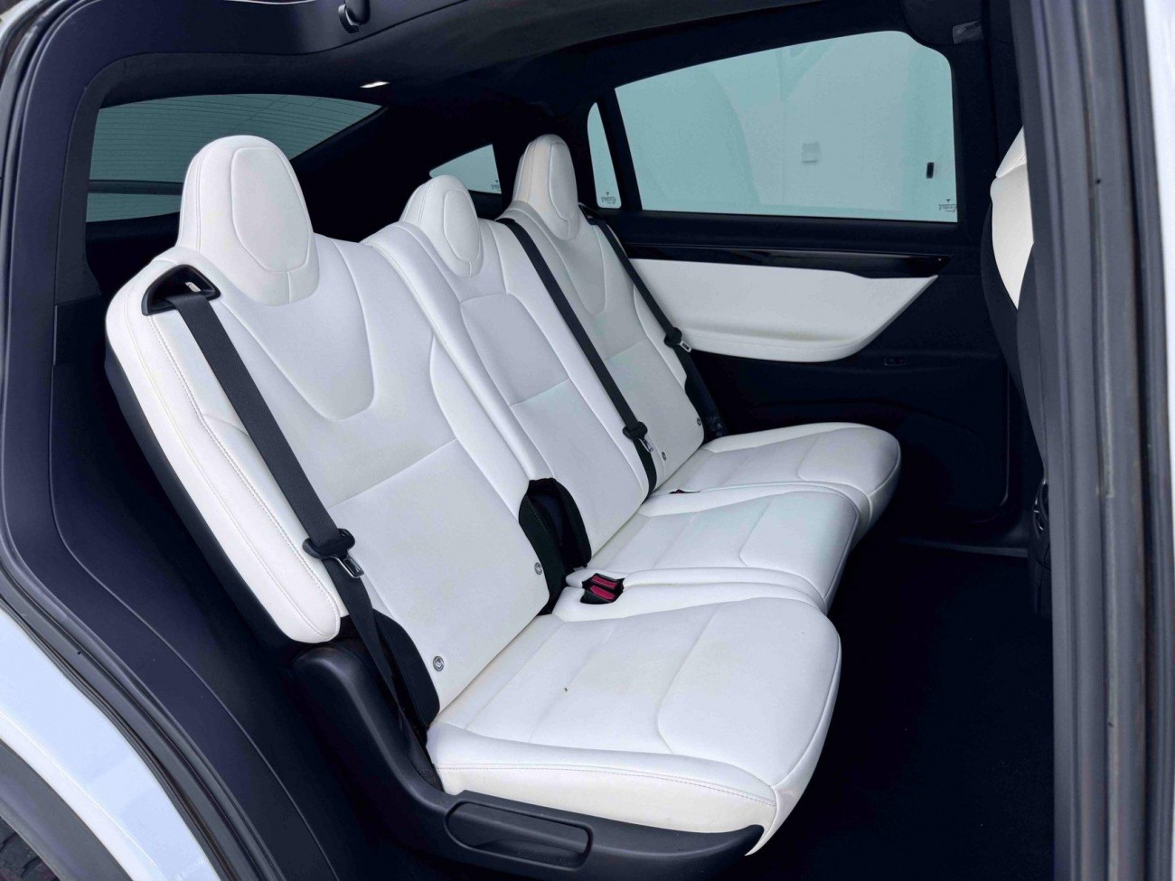 Tesla Model X 2021