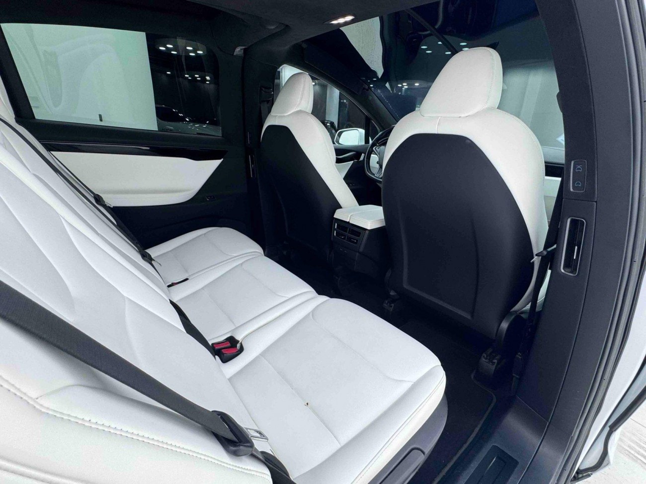 Tesla Model X 2021