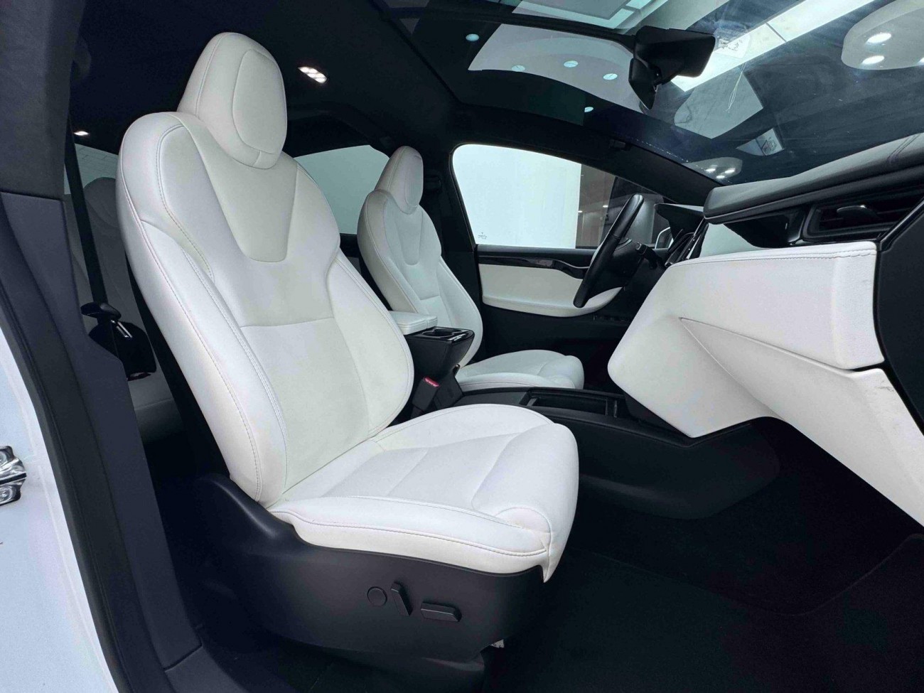 Tesla Model X 2021