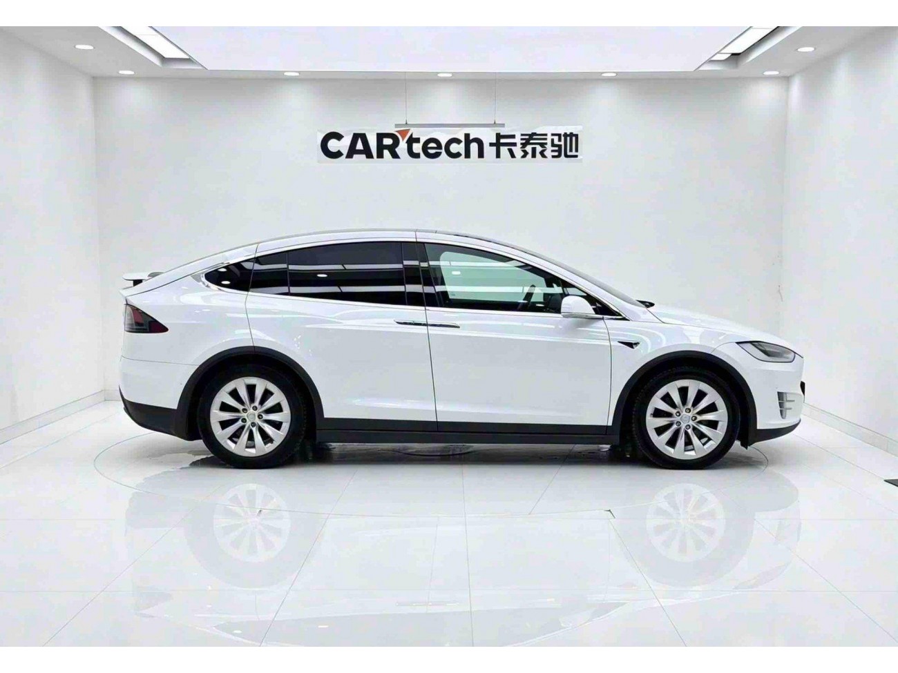 Tesla Model X 2021