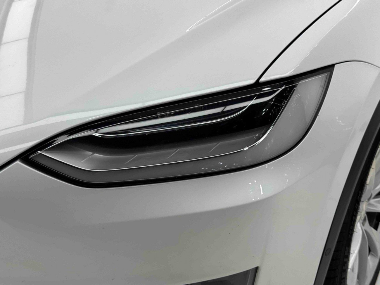 Tesla Model X 2021