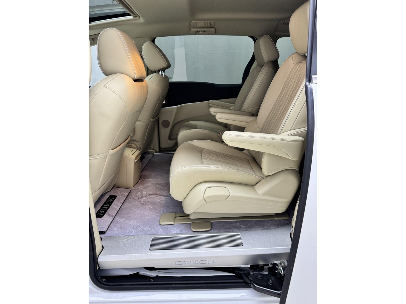 Buick GL8 2025