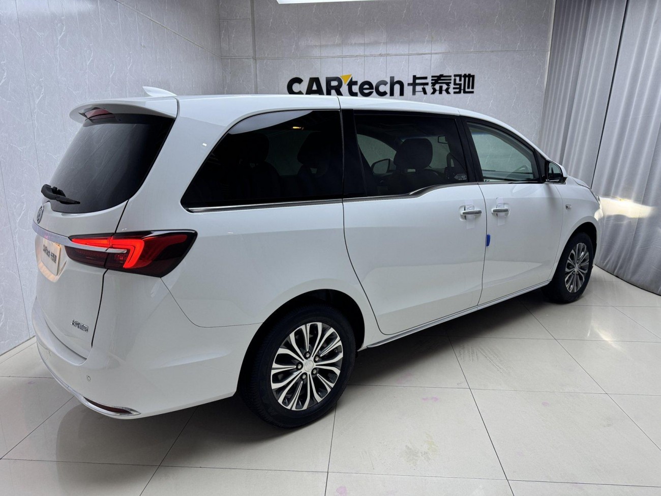 Buick GL8 2025