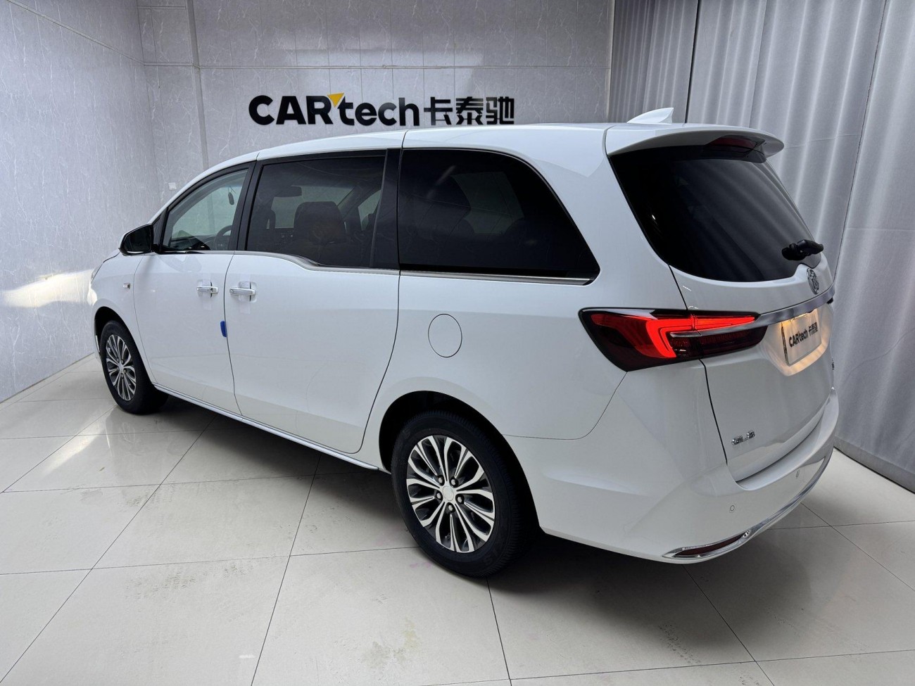 Buick GL8 2025