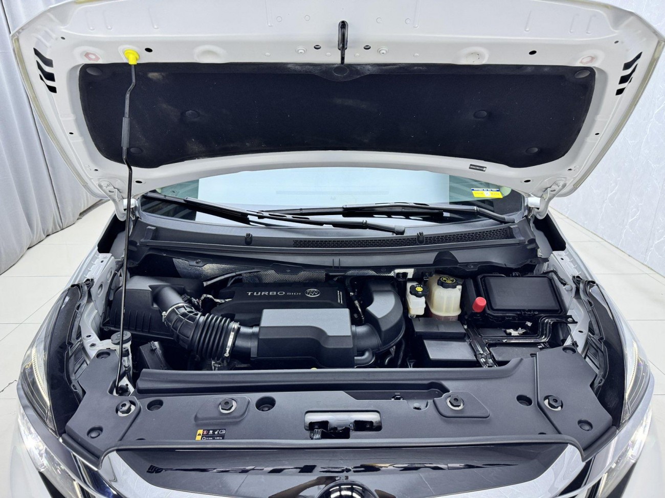 Buick GL8 2025