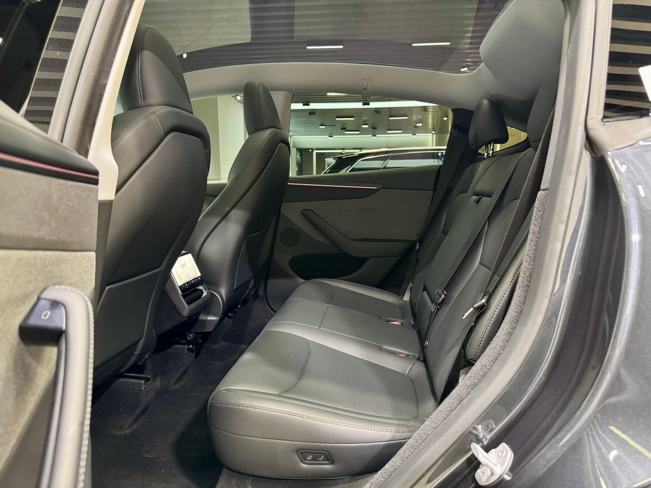 Tesla Model Y 2025