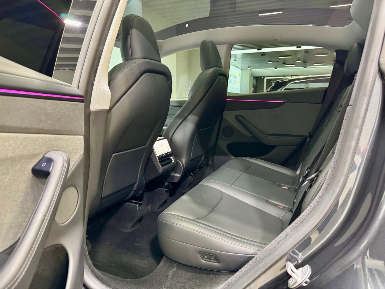 Tesla Model Y 2025