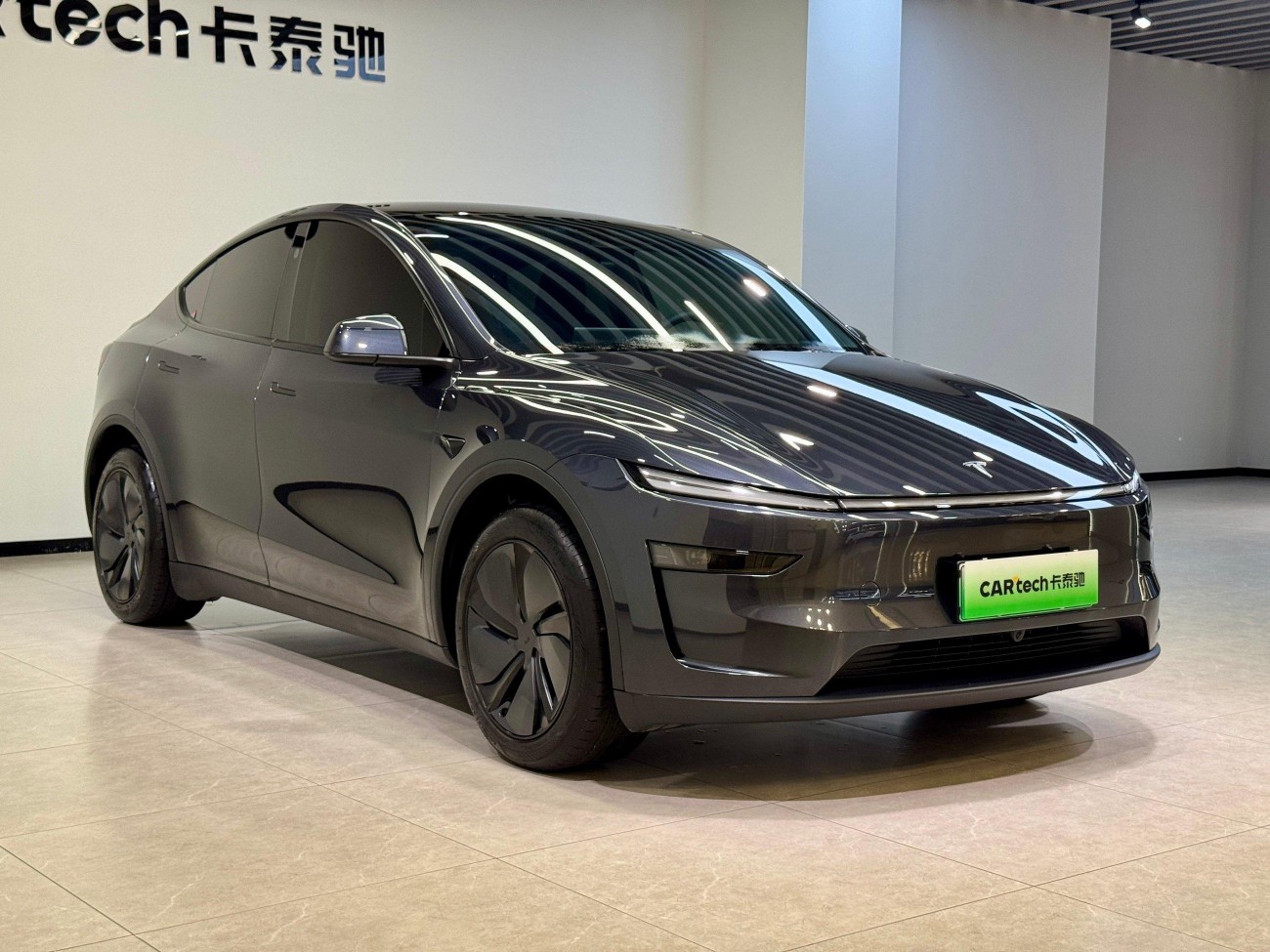 Tesla Model Y 2025