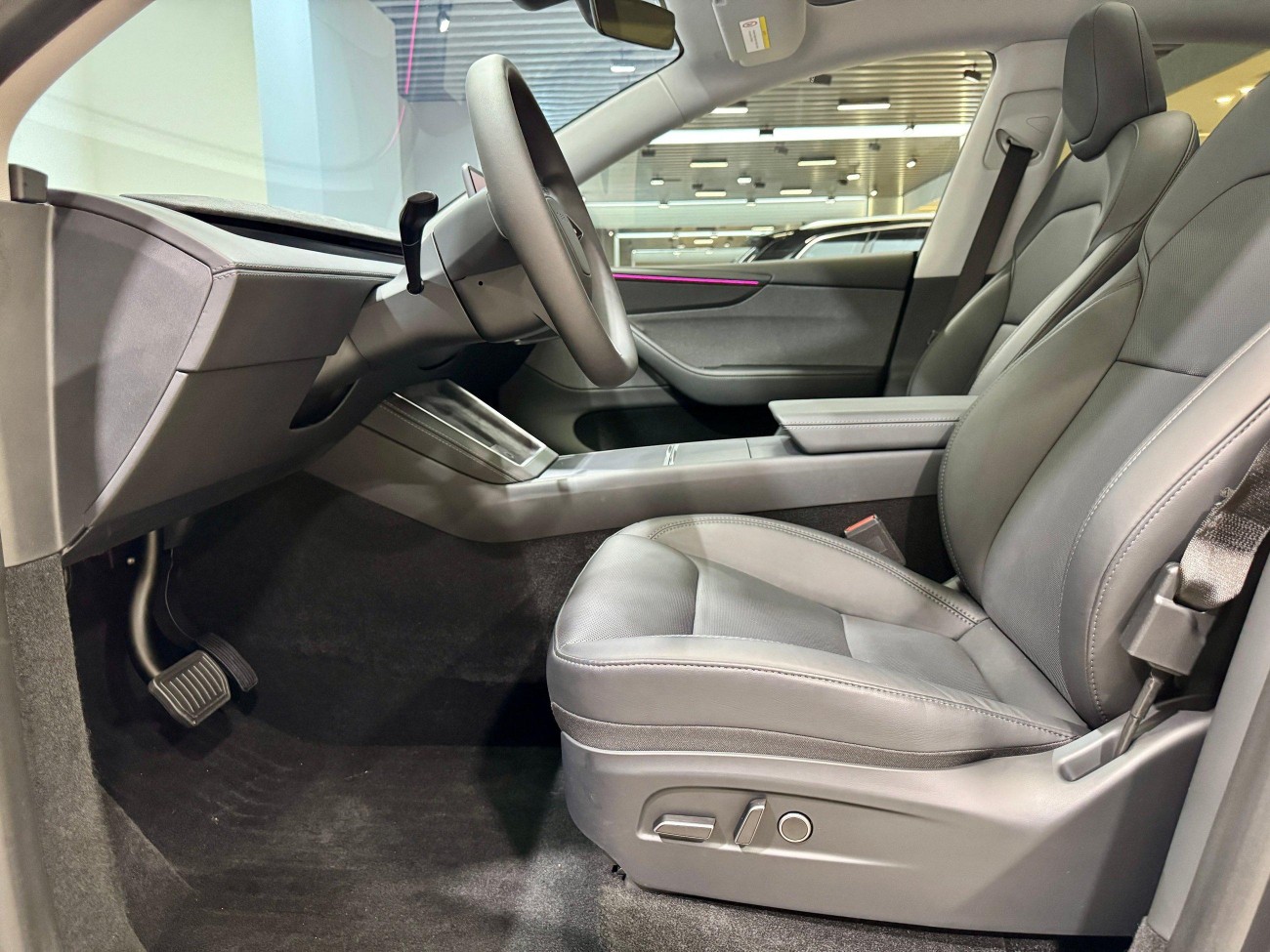 Tesla Model Y 2025