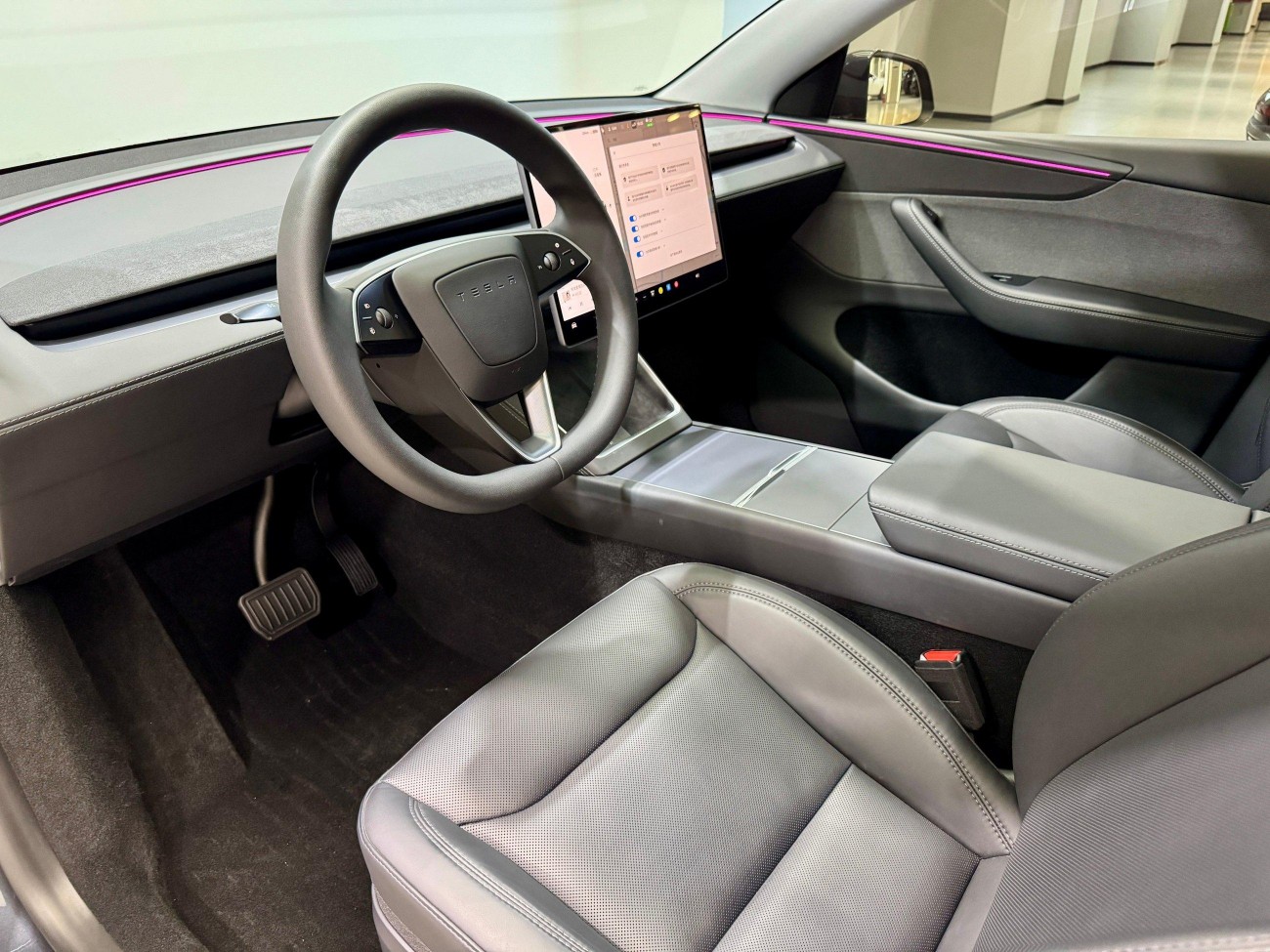 Tesla Model Y 2025