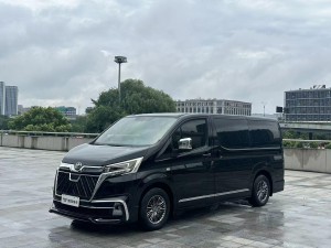 Toyota HiAce 2024