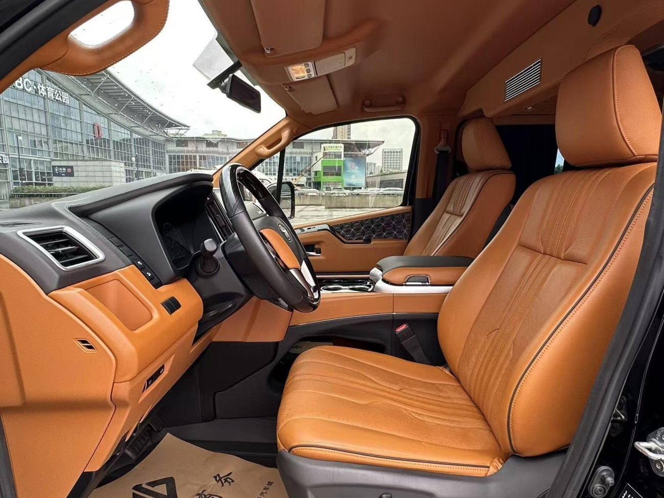 Toyota HiAce 2024