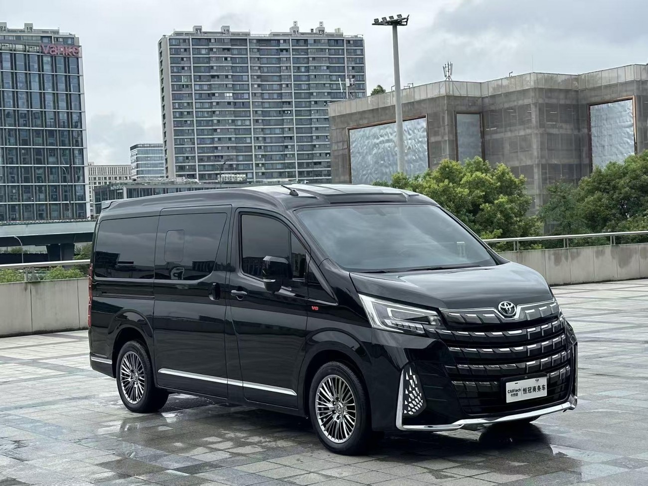 Toyota HiAce 2025
