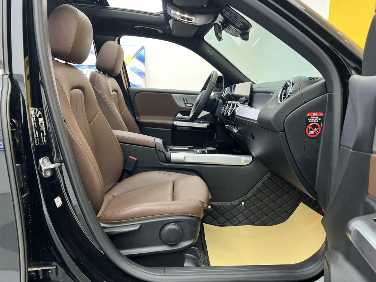 Mercedes-Benz GLB 2024
