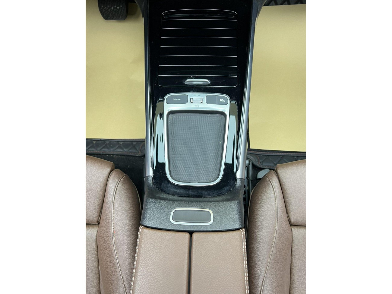 Mercedes-Benz GLB 2024