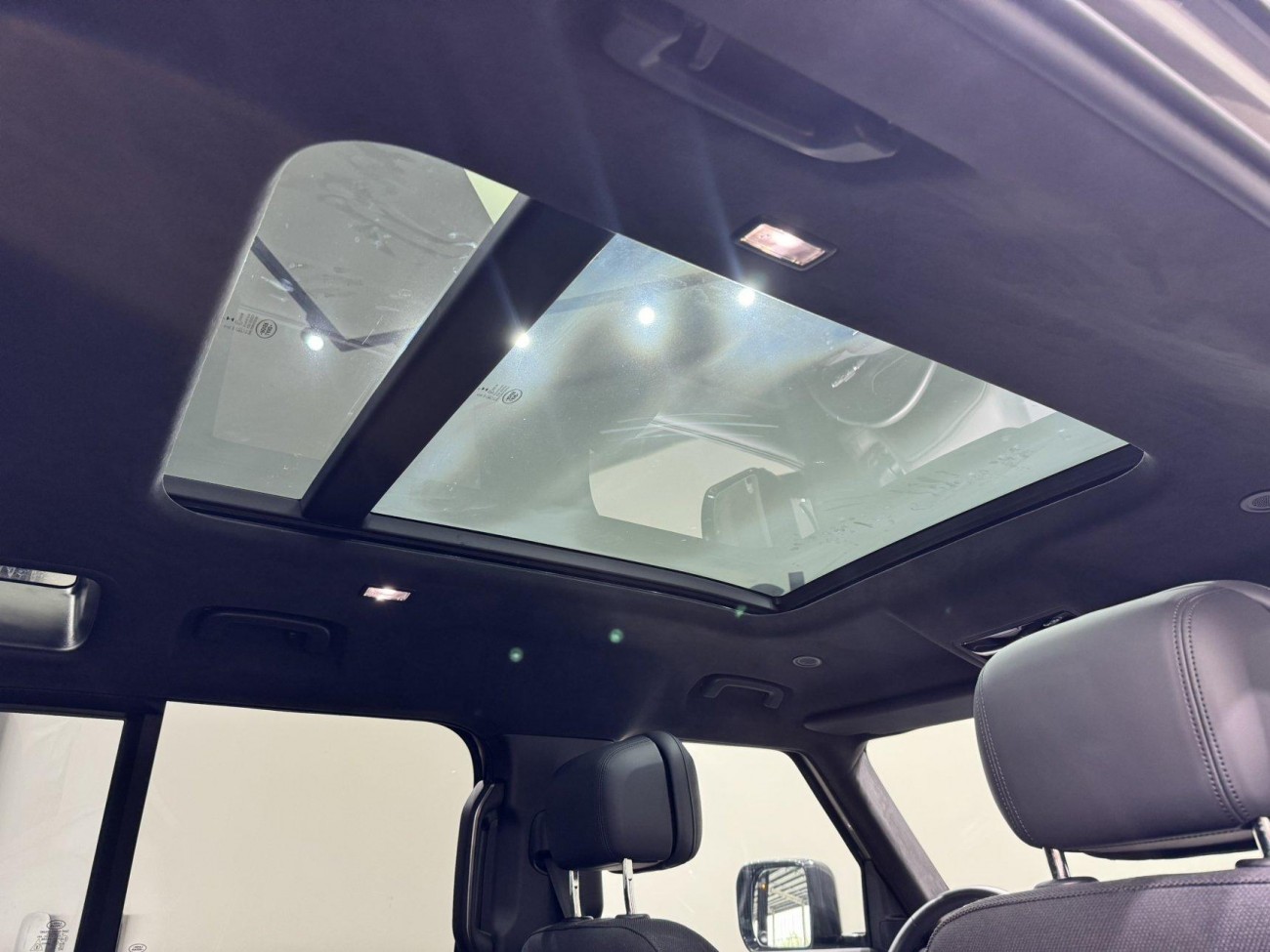 Land Rover Defender 2024