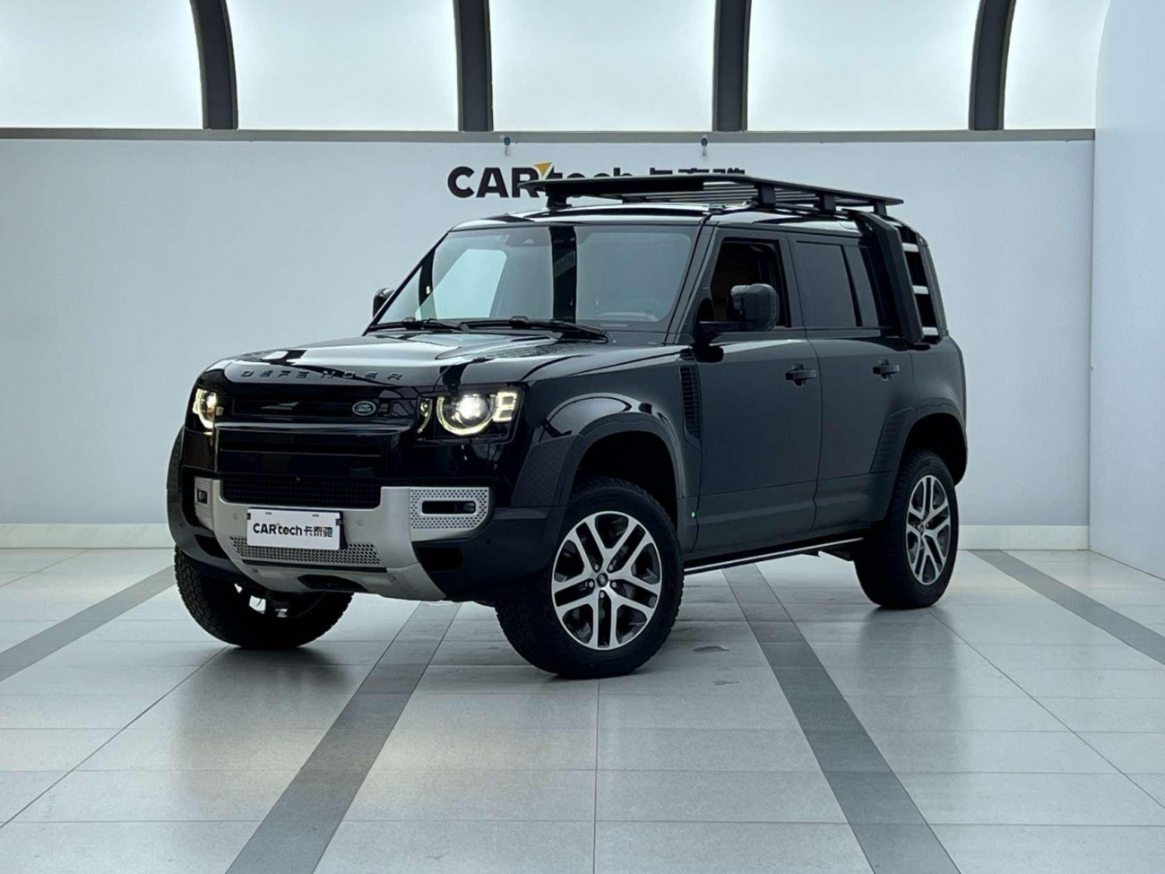 Land Rover Defender 2024