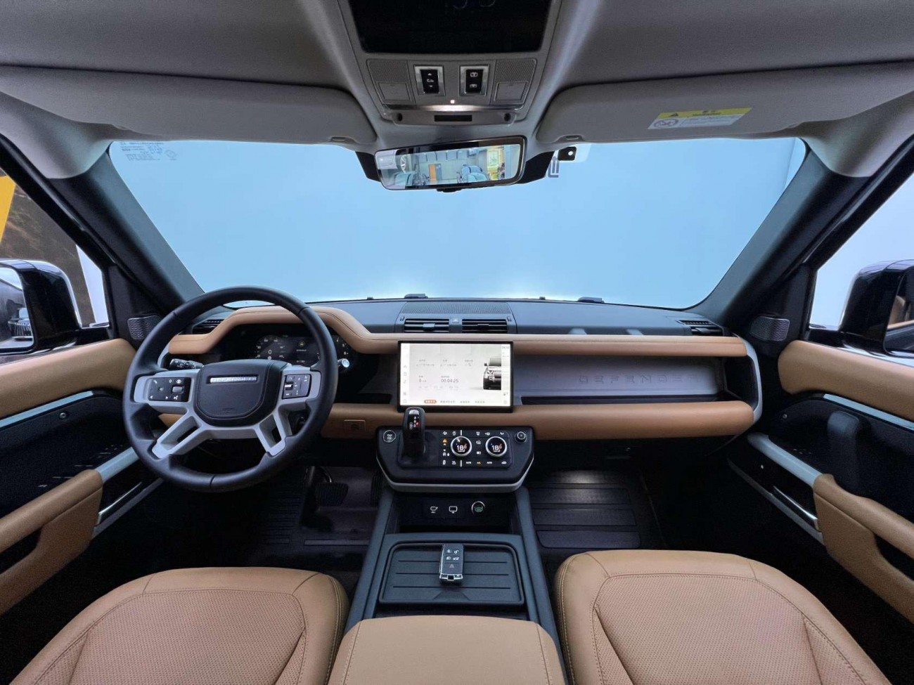 Land Rover Defender 2024