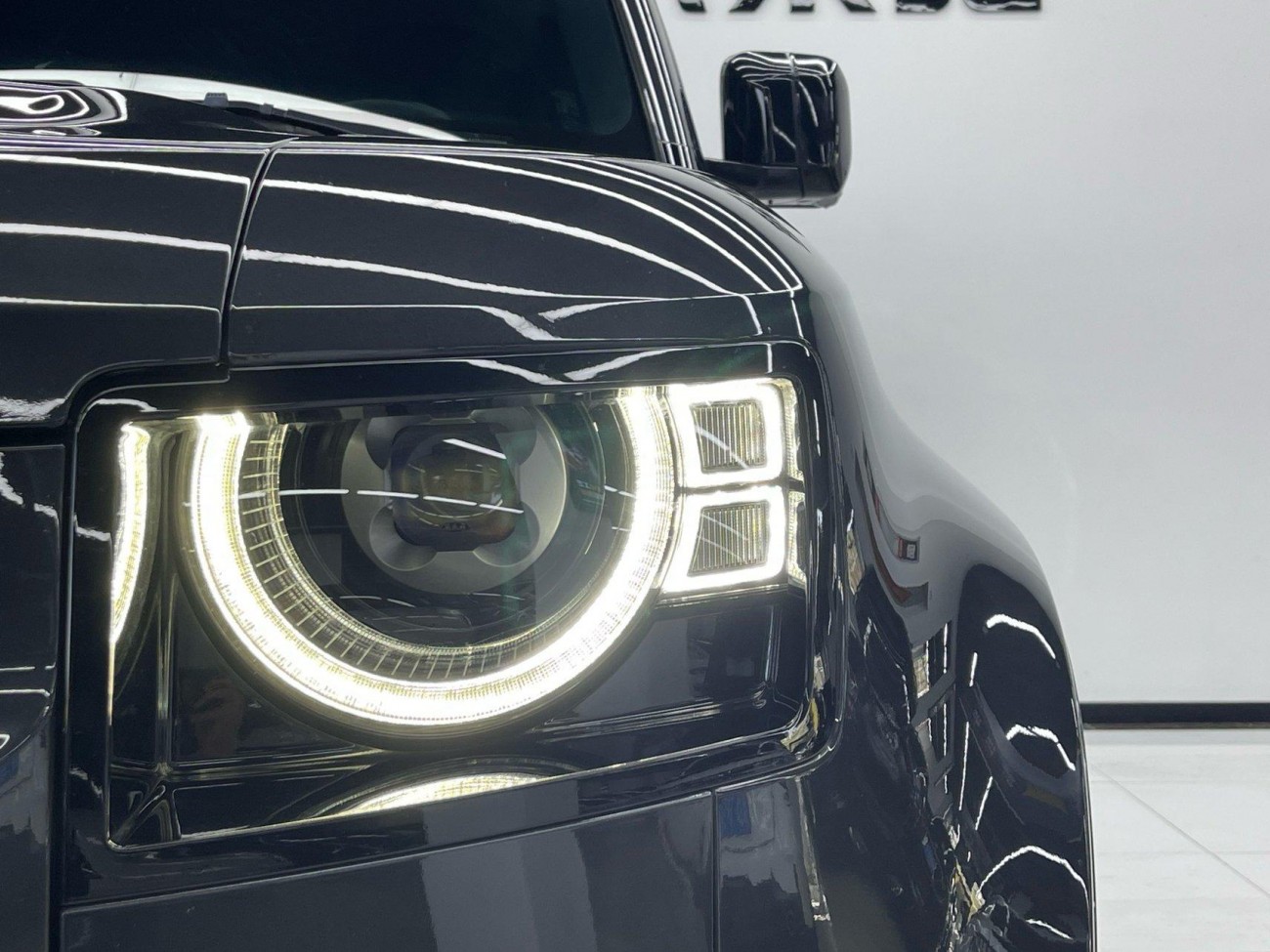 Land Rover Defender 2021