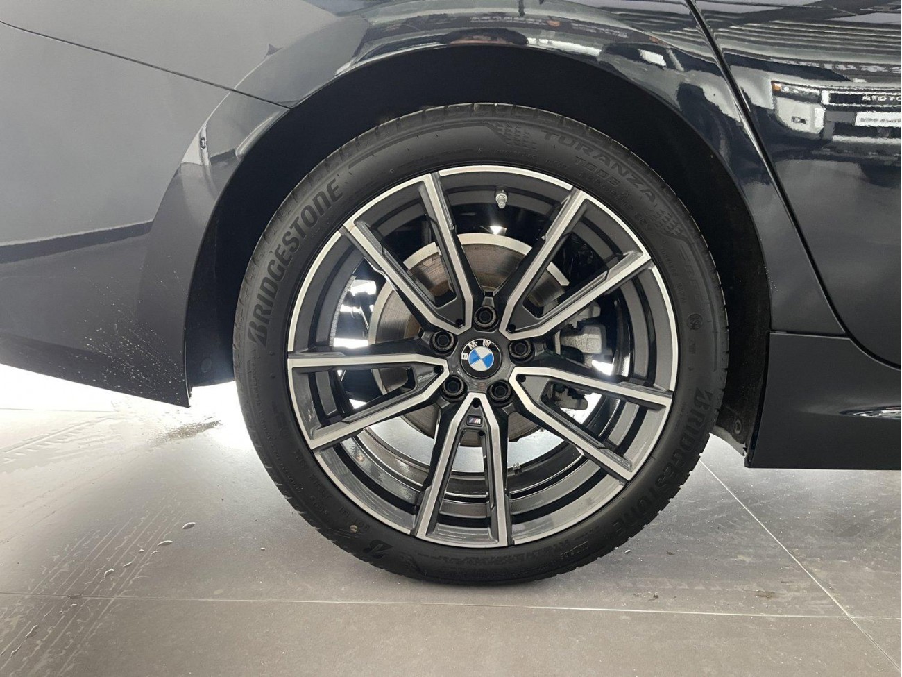 BMW 325Li 2025