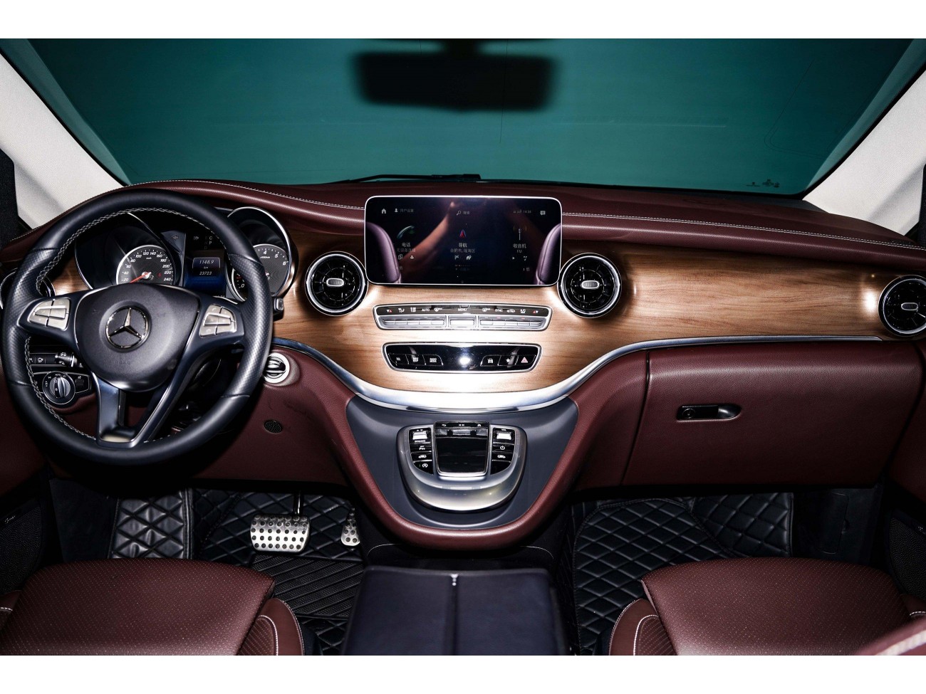 Mercedes-Benz V 2023