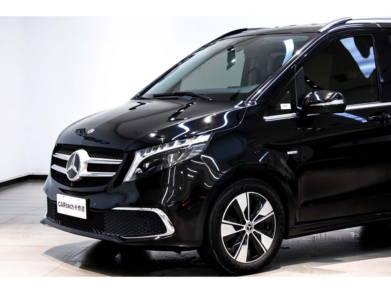 Mercedes-Benz V 2023