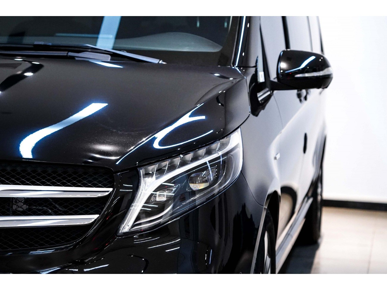 Mercedes-Benz V 2023