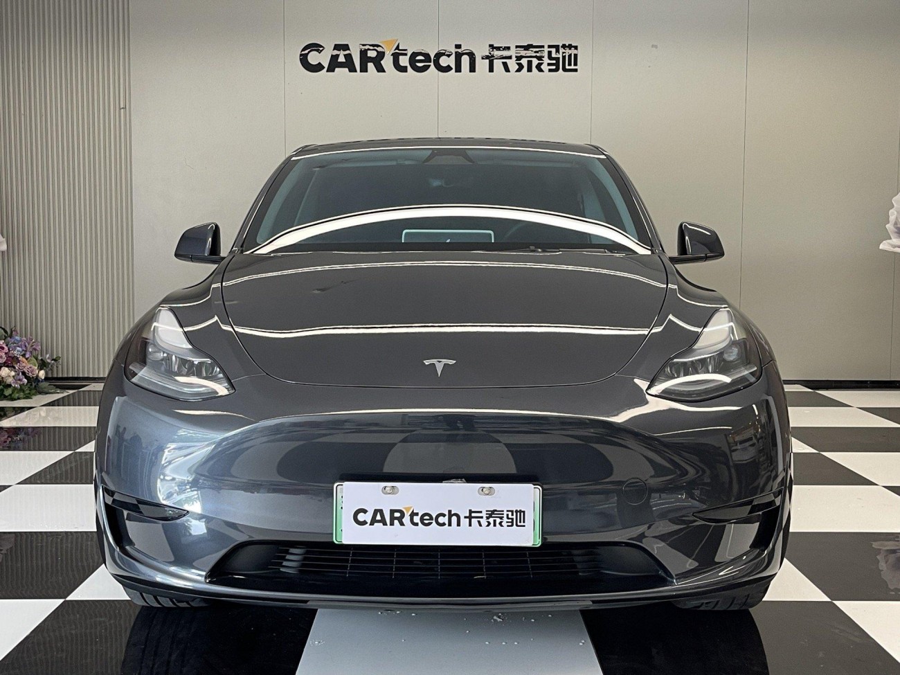 Tesla Model Y 2025
