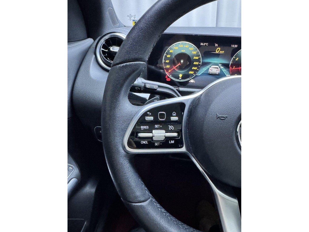 Mercedes-Benz GLA 200 2022