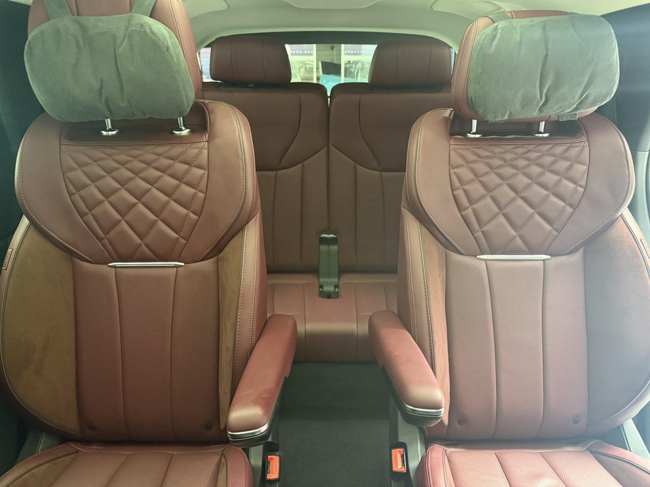 Hongqi E-HS9 2023