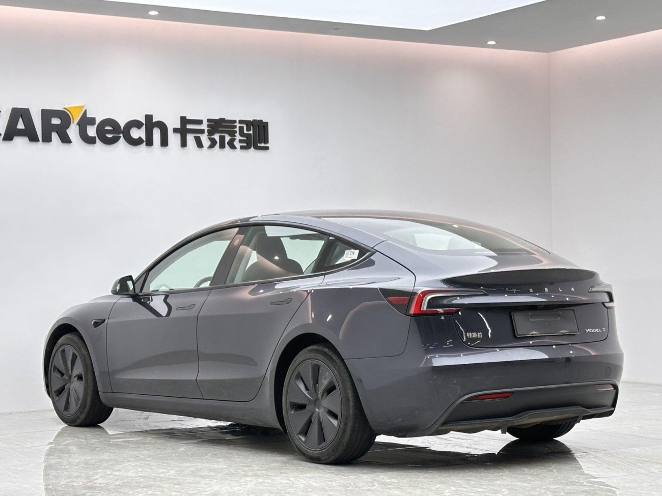 Tesla Model 3 2024