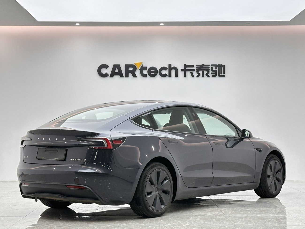 Tesla Model 3 2024