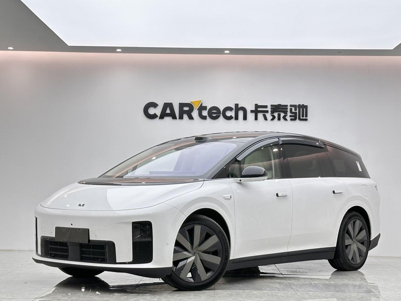 Li Auto i8 2025