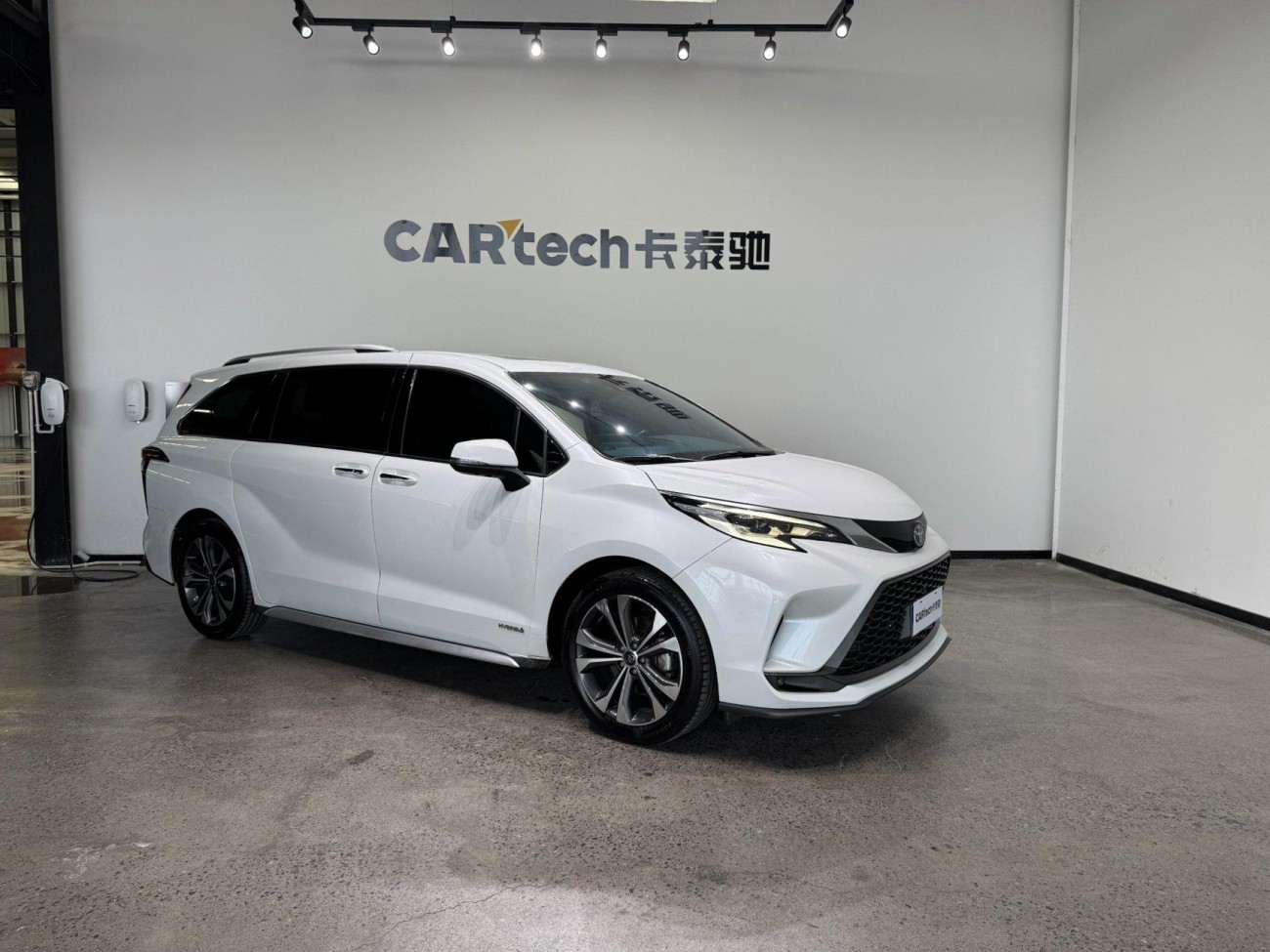 Toyota Granvia 2024