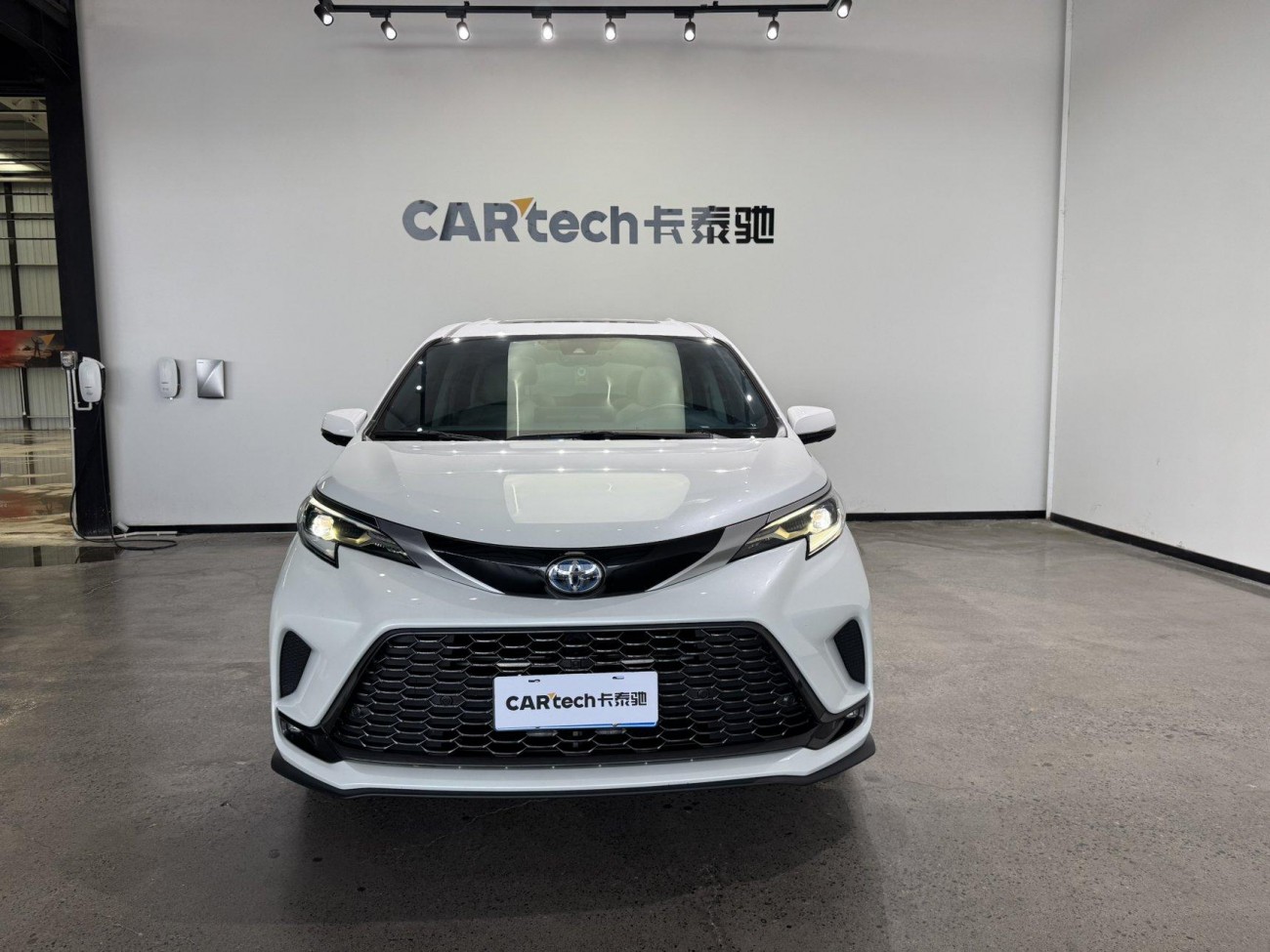 Toyota Granvia 2024