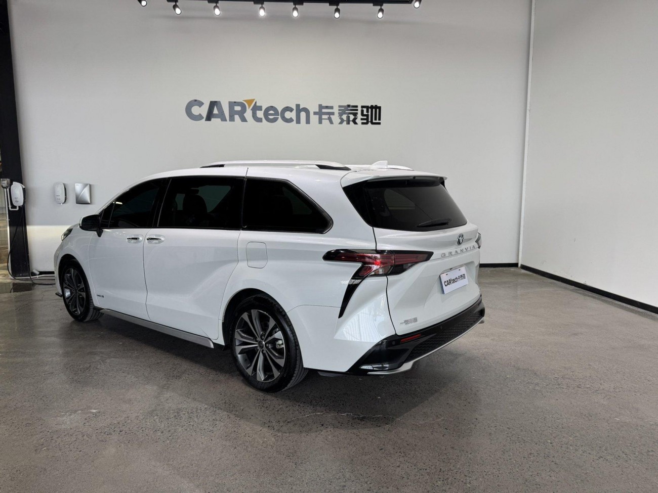 Toyota Granvia 2024