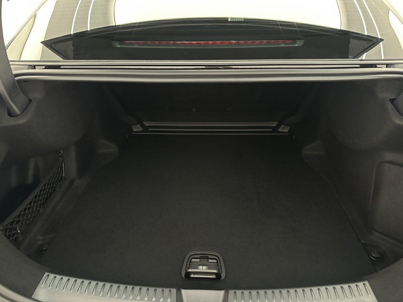 Mercedes-Benz E 300 L 2025