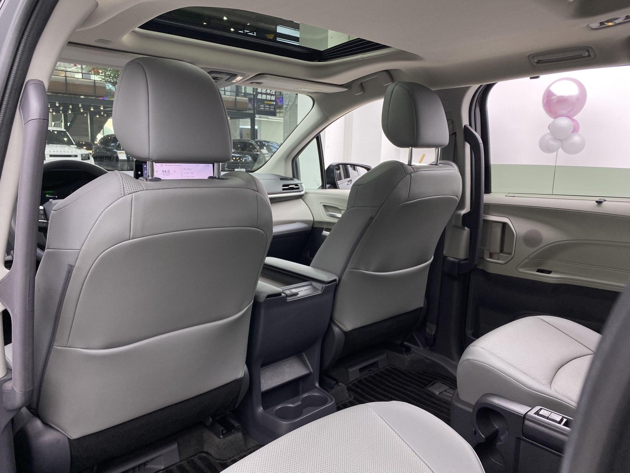 Toyota Granvia 2024