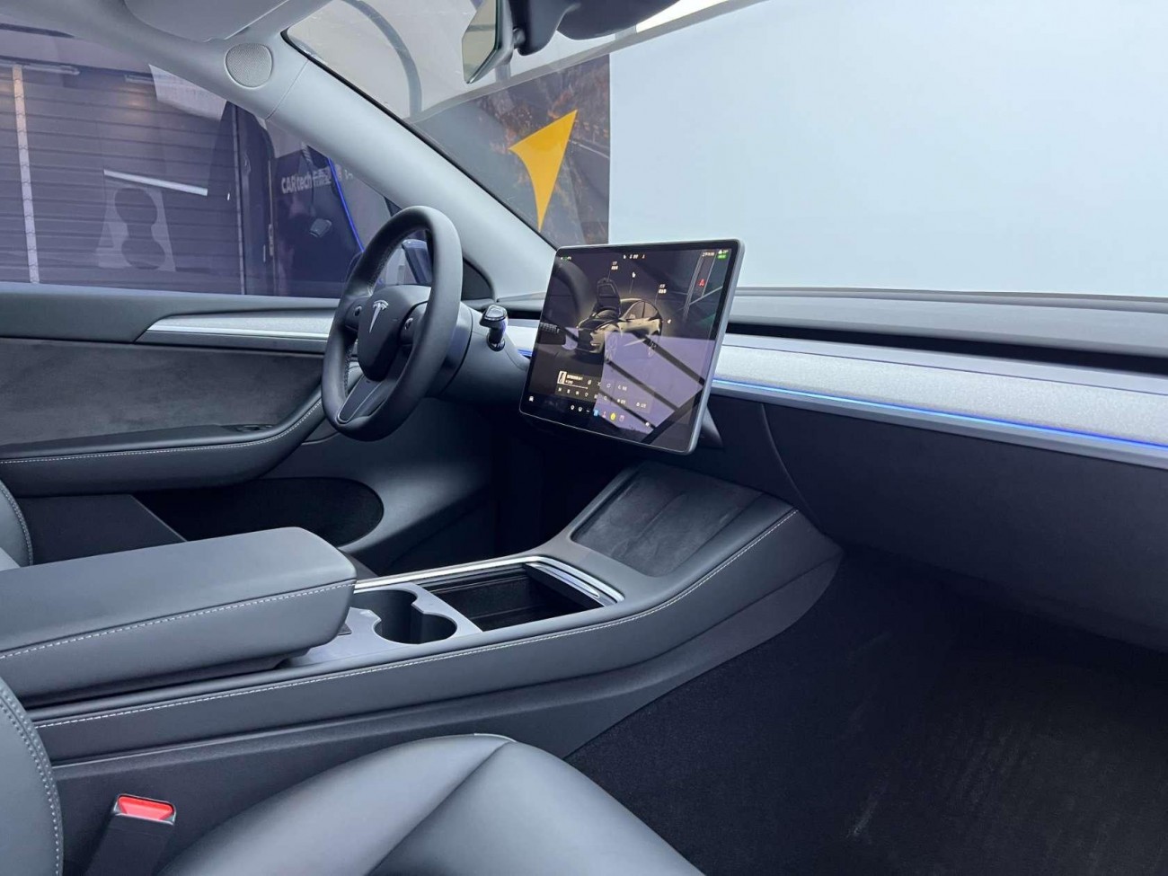 Tesla Model Y 2024