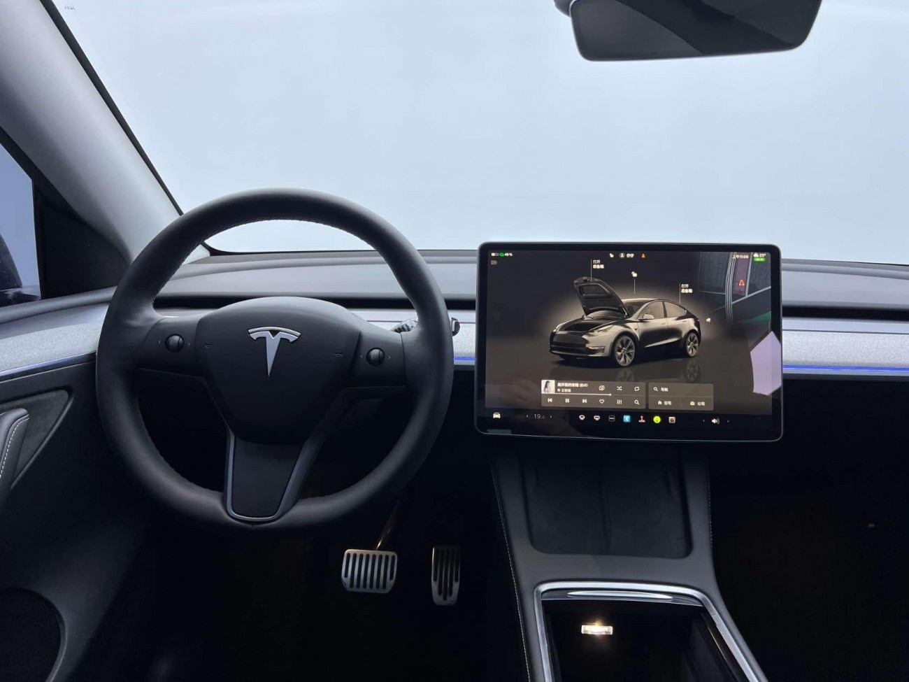 Tesla Model Y 2024