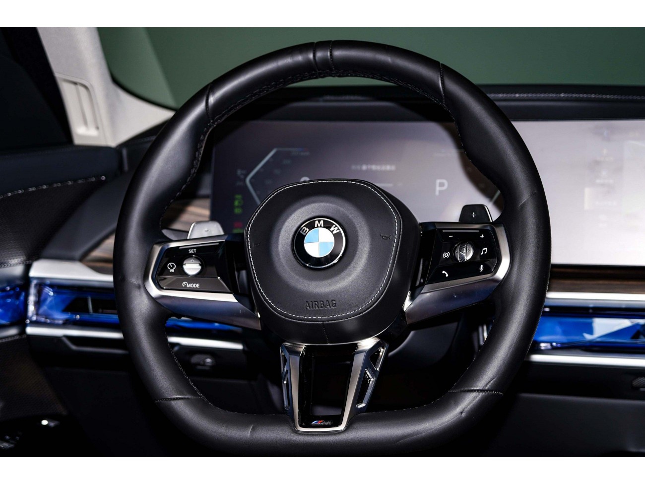BMW 735Li 2025