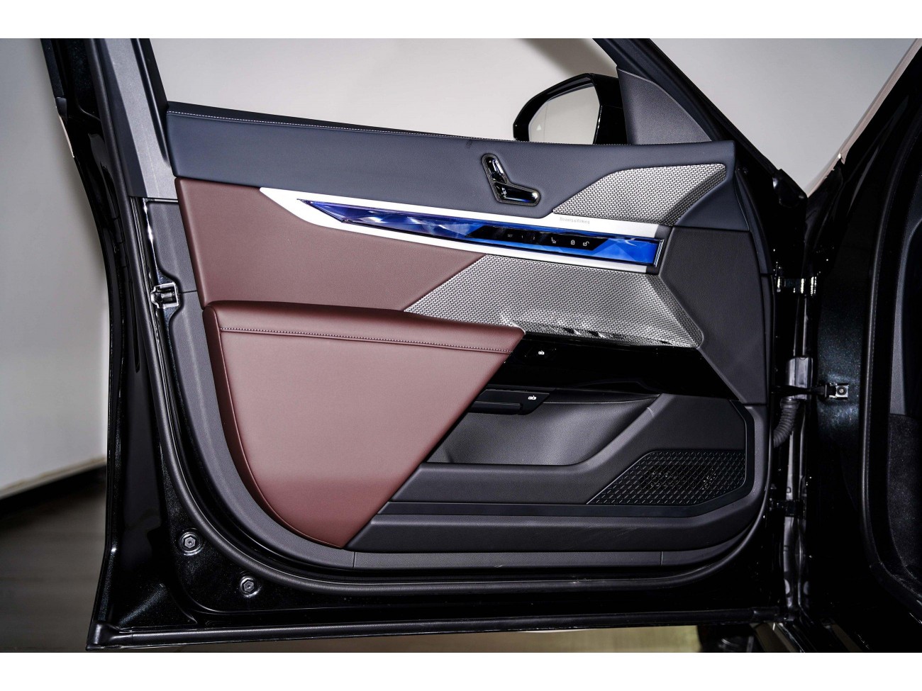 BMW 735Li 2025