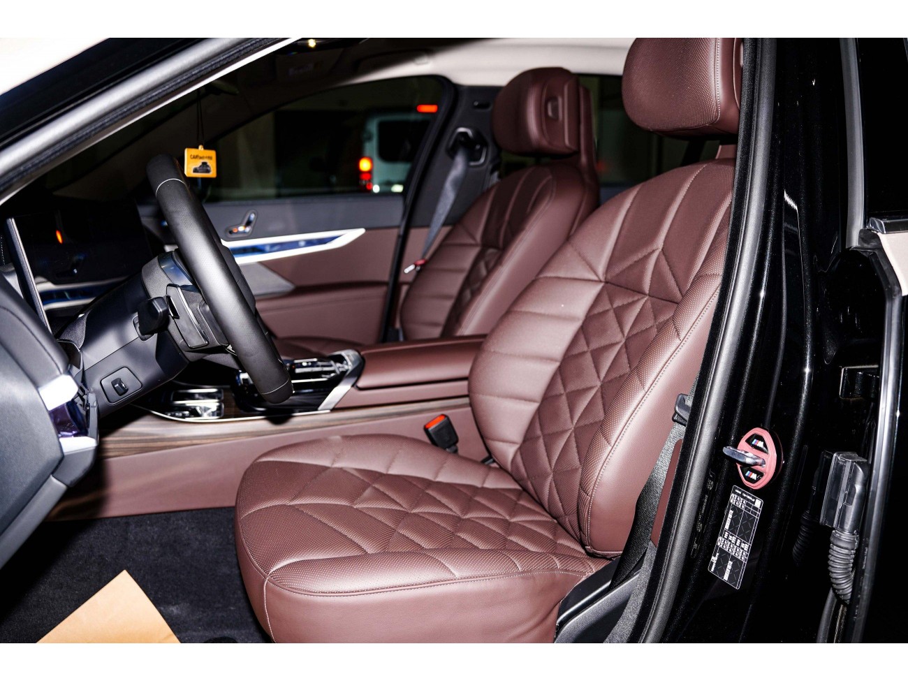 BMW 735Li 2025