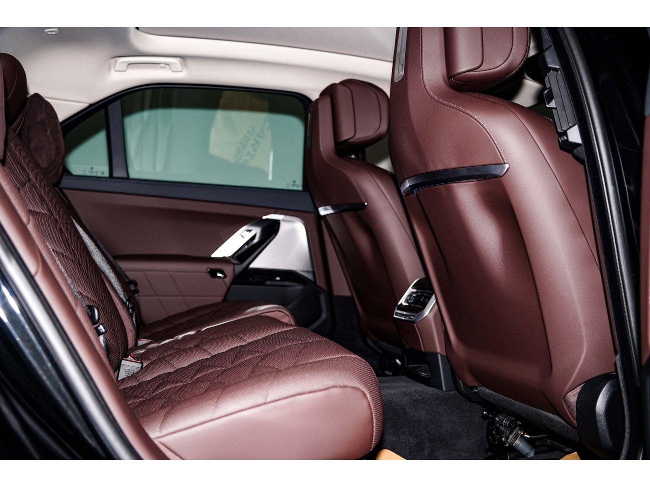 BMW 735Li 2025